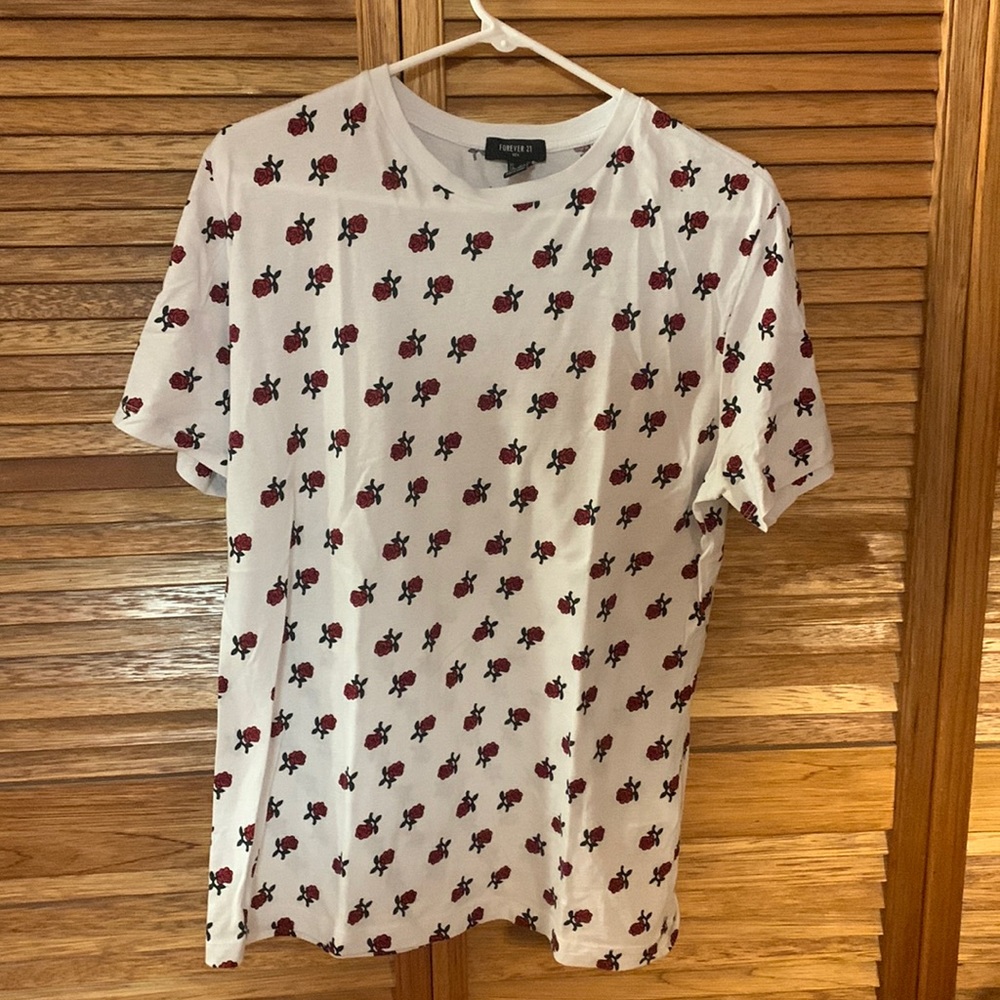Forever 21 rose graphic shirt (Size M)